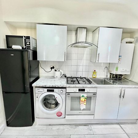 Ferienwohnung Cosy Private Flat In London, Free Parking On Premise Carshalton Exterior foto
